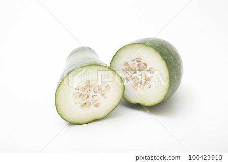 Cross-sectional image of a cut winter melon 100423913
