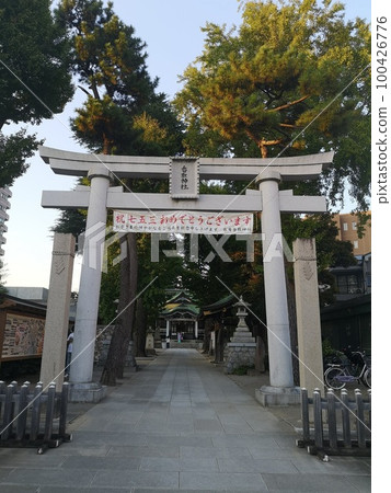 鳥居和通往葛飾區龜有香取神社的方法 鳥居和通往葛飾區龜有香取神社的方法 100426776