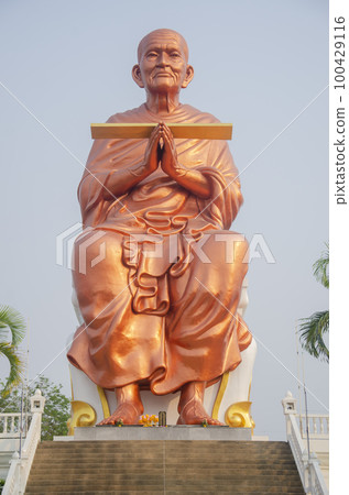 Luang Pho To (somdet phra phutthachan to brahmarangsi), the big  at Wat Bot (Sam Khok), Pathum Thani 100429116