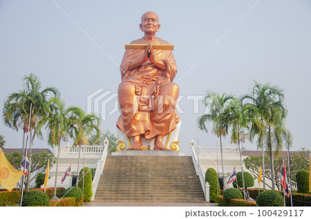 Luang Pho To (somdet phra phutthachan to brahmarangsi), the big  at Wat Bot Temple (Sam Khok) 100429117