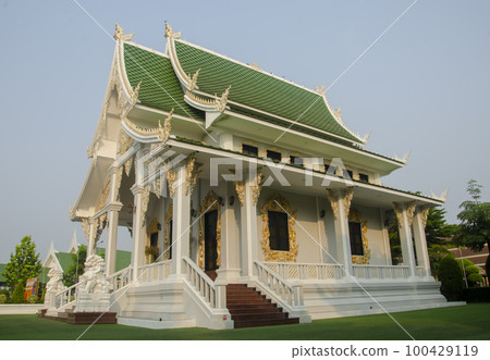 Side view of the church at Wat Bot (Sam Khok), Pathum Thani Province 100429119