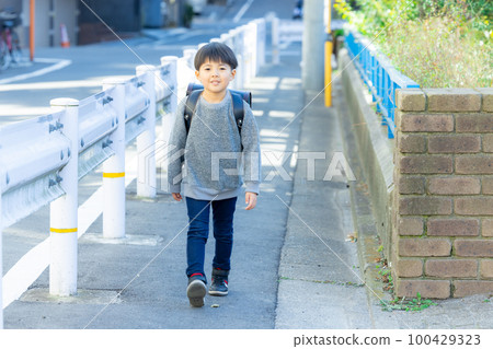 小學生 100429323