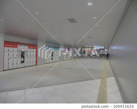 Underground passage at Shibuya station. Underground passage at Shibuya station. 100431628