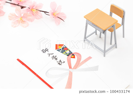 入學慶典白色背景 100433174