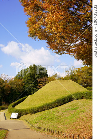 Takamatsuzuka Kofun (Asuka village, Nara prefecture) 100435232