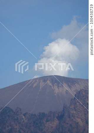 Mt. Asama, an active volcano 100438719