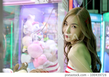 Girl in Neon Light 100439728