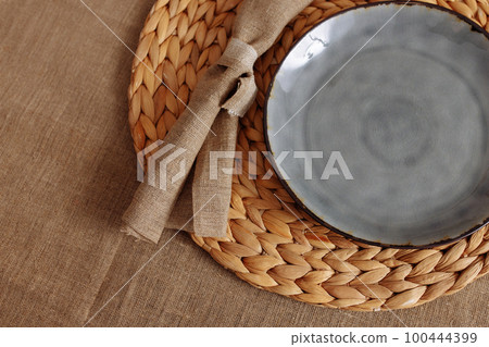 Table setting in authentic design and rustic style. Table setting in authentic design and rustic style. 100444399