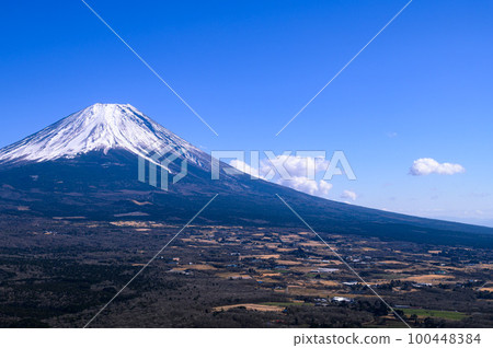 (山梨縣)龍嶽山的觀察/藍天和富士山的絕景 (山梨縣)龍嶽山的觀察/藍天和富士山的絕景 100448384