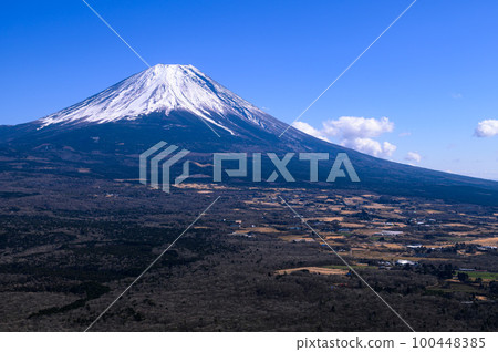 (山梨縣)龍嶽山的觀察/藍天和富士山的絕景 (山梨縣)龍嶽山的觀察/藍天和富士山的絕景 100448385