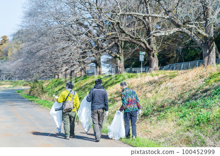 環保活動：撿垃圾的人 100452999