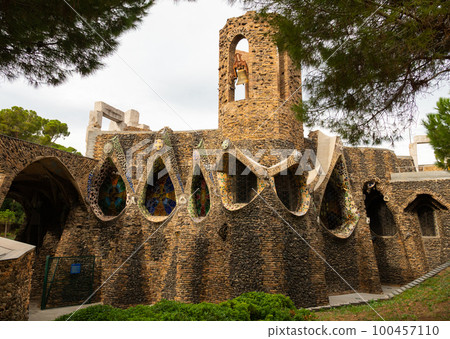 Exterior view of guell crypt, masterpiece gaudi architecture located at catalunya outside town 100457110