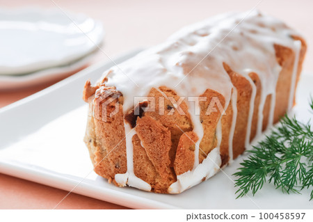 Handmade pound cake 100458597