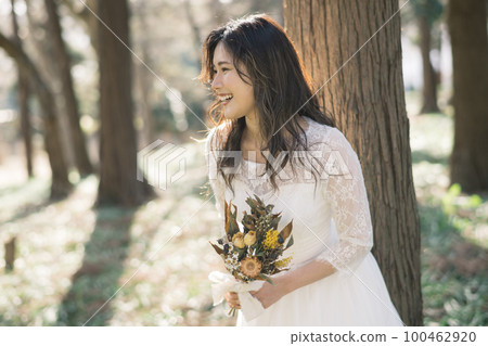 新娘與新娘婚禮圖像花束 新娘與新娘婚禮圖像花束 100462920