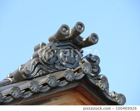 Ridge decoration at the edge of the roof Ridge decoration at the edge of the roof 100469926