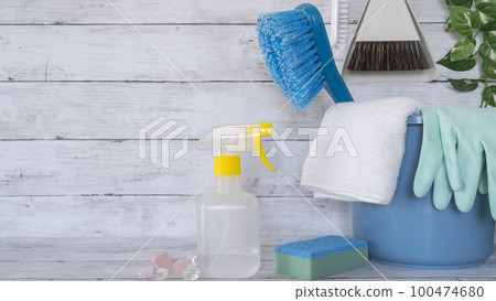 cleaning tools white wood grain background cleaning tools white wood grain background 100474680