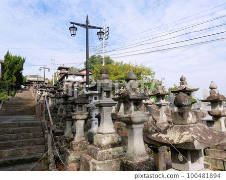 通往本妙寺的階梯和石燈籠(熊本市) 通往本妙寺的階梯和石燈籠(熊本市) 100481894