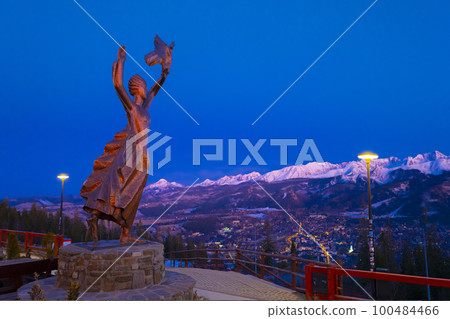 2022-03-27 view of the Tatra mountains at sunset at dusk. zakopane. poland 2022-03-27 view of the Tatra mountains at sunset at dusk. zakopane. poland 100484466