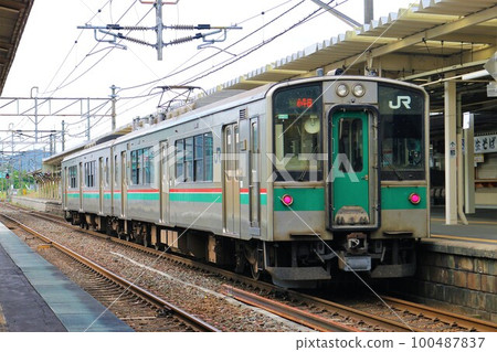 [JR East] Series 701 (Tohoku Main Line: Ichinoseki Station) 100487837