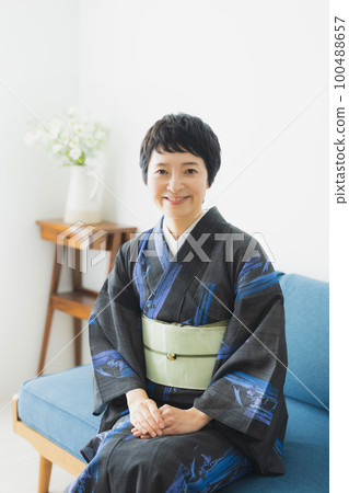 Belly short woman Belly short woman 100488657