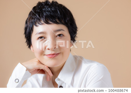 Belly short woman 100488674