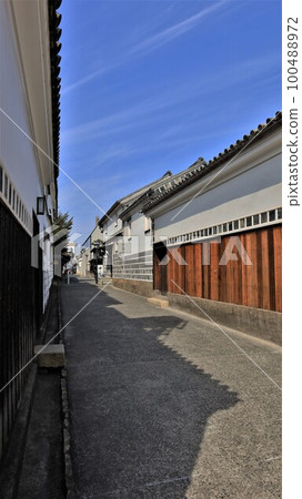 Kurashiki Bikan Historical Quarter/Back Alley Scenery (Kurashiki City, Okayama Prefecture) Kurashiki Bikan Historical Quarter/Back Alley Scenery (Kurashiki City, Okayama Prefecture) 100488972