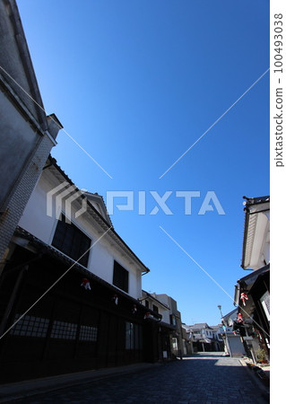 Townscape of White Walls Yamaguchi Tourism "Goldfish Lanterns" Yanai City Townscape of White Walls Yamaguchi Tourism "Goldfish Lanterns" Yanai City 100493038