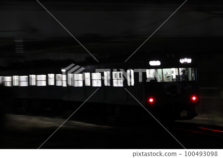 2023年春季退役:夜和田岬103系(兵庫⇔和田岬) 2023年春季退役:夜和田岬103系(兵庫⇔和田岬) 100493098