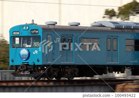 Spring 2023: Wadamisaki Line 103 series (Hyogo ⇔ Wadamisaki) just before retirement 100493422