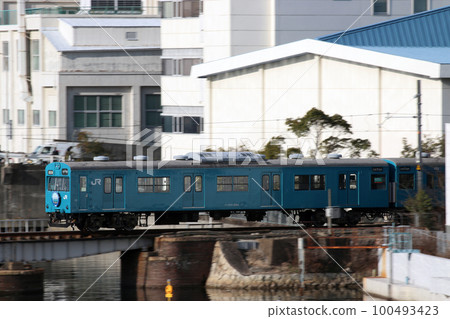Spring 2023: Wadamisaki Line 103 series (Hyogo ⇔ Wadamisaki) just before retirement 100493423