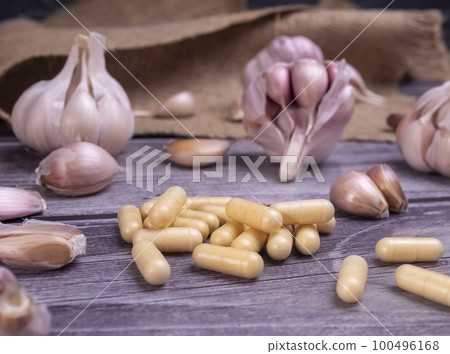 Garlic capsule supplements for immune system health Garlic capsule supplements for immune system health 100496168