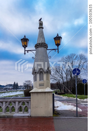 Old cultural bridge in Lublin, old lantern, December 25, 2022 Old cultural bridge in Lublin, old lantern, December 25, 2022 100503635