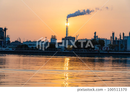 [日出素材]四日市工廠日出[三重縣] 100511370
