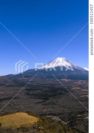 （山梨縣）龍嶽山的觀察/藍天和富士山的絕景 100511457