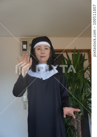 healthy tall sister healthy tall sister 100511807