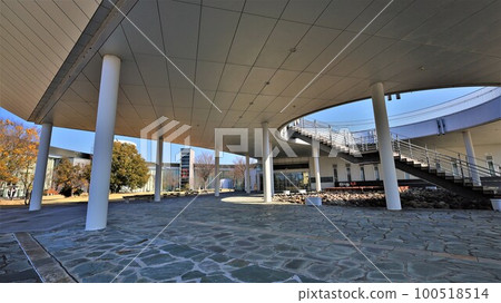 Wakayama Prefectural Information Exchange Center Big U (Tanabe City, Wakayama Prefecture) 100518514