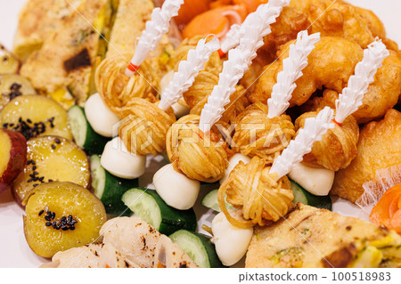 Hors d'oeuvre Hors d'oeuvre 100518983