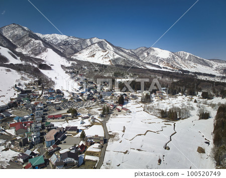 Magnificent Tsugaike Kogen in early spring, Otari Village, Nagano Prefecture (aerial photography by drone) Magnificent Tsugaike Kogen in early spring, Otari Village, Nagano Prefecture (aerial photography by drone) 100520749