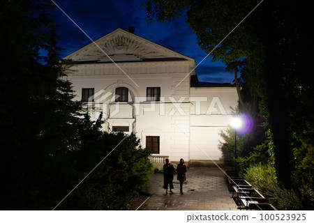 Warsaw Chamber Opera Warsaw Chamber Opera 100523925