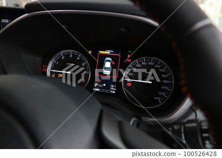 Operation warning lights and speedometer in the dashboard 100526428