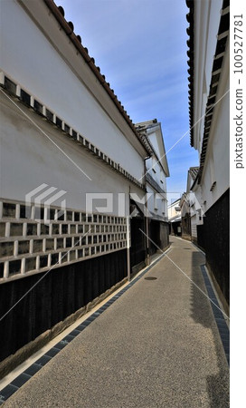 Kurashiki Bikan Historical Quarter/Back Alley Scenery (Kurashiki City, Okayama Prefecture) 100527781
