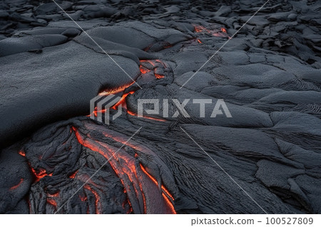 Lava was in the cracks of the earth to view the texture of the glow of volcanic magma in the cracks 100527809