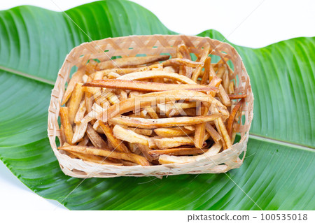 Crispy banana sticks. Fruit snack 100535018