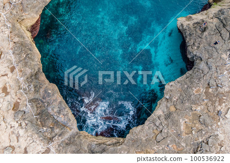 Aerial view coastal landscape of Devil tears, Nusa Lembongan 100536922