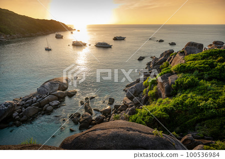 Donald Duck Bay during sunset, Similan National Park, Thailand 100536984