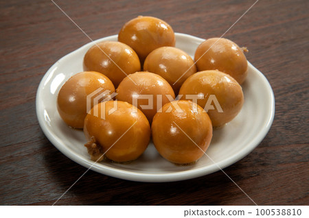 chicken kumquat, stewed dish 100538810