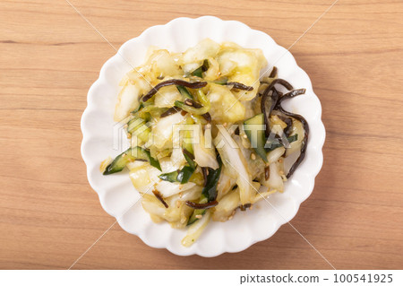 Cabbage and Cucumber with Salted Kelp 100541925