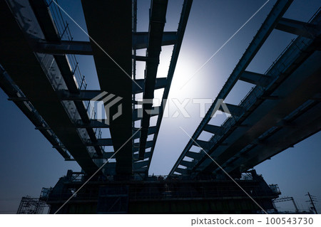 Construction site of the Shin-Meishin Expressway in Hirakata City, Osaka Prefecture 100543730