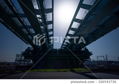 Construction site of the Shin-Meishin Expressway in Hirakata City, Osaka Prefecture Construction site of the Shin-Meishin Expressway in Hirakata City, Osaka Prefecture 100543736