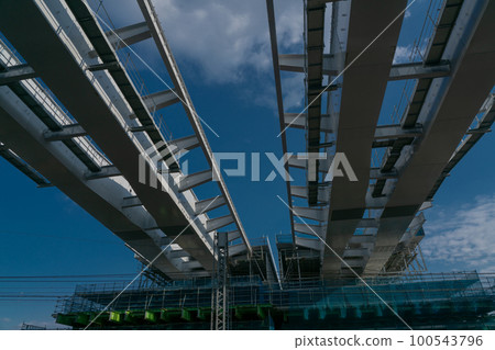 Construction site of the Shin-Meishin Expressway in Hirakata City, Osaka Prefecture 100543796